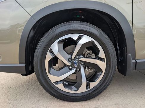 Used 2023 Subaru Forester Touring w/ Popular Package #2 image 9