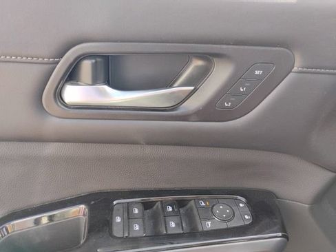 Used 2023 Nissan Pathfinder SL AWD/4WD image 23