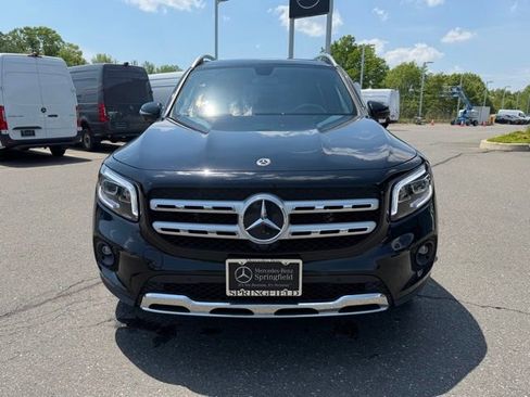 Used 2022 Mercedes-Benz GLB 250 4MATIC image 2