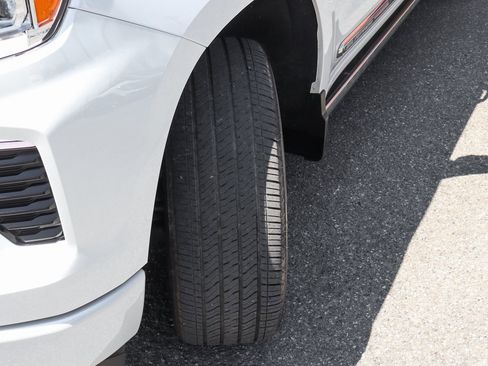 Used 2024 Chevrolet Silverado 1500 High Country w/ Technology Package image 47