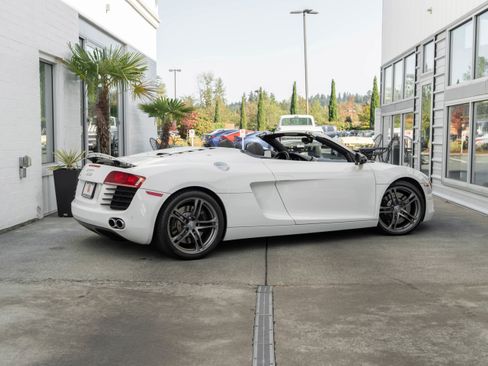 Used 2011 Audi R8 V8 image 9