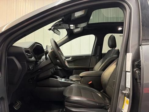 Used 2023 Ford Escape ST-Line Select AWD/4WD image 11