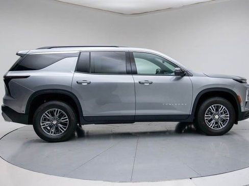 New 2026 Chevrolet Traverse LT w/ Enhanced Driving Package FWD image 9