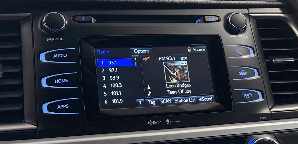 Used 2015 Toyota Highlander LE AWD/4WD image 18