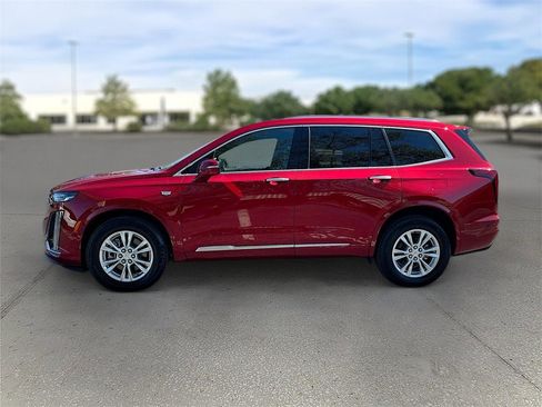 New 2025 Cadillac XT6 Luxury image 35