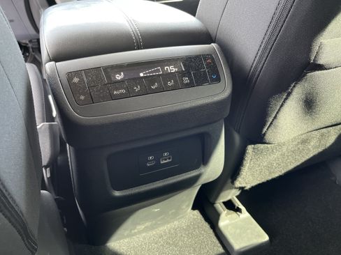 Used 2025 Nissan Pathfinder SV AWD/4WD image 31