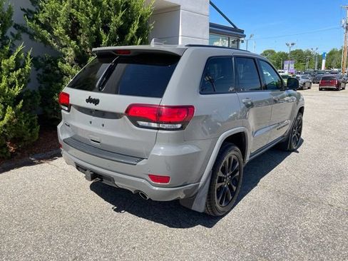 Used 2022 Jeep Grand Cherokee Laredo X AWD/4WD image 7