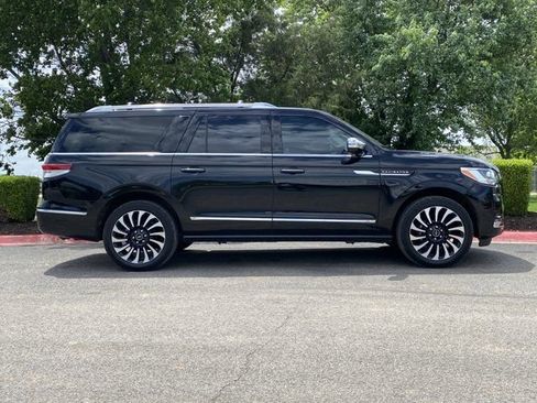 Used 2022 Lincoln Navigator L Black Label AWD/4WD image 2