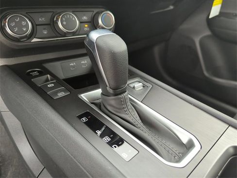 New 2026 Nissan Kicks S image 31