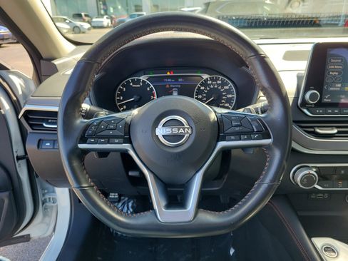 Used 2025 Nissan Altima 2.5 SR FWD image 21