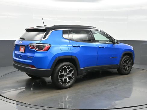 Used 2025 Jeep Compass Limited AWD/4WD image 6