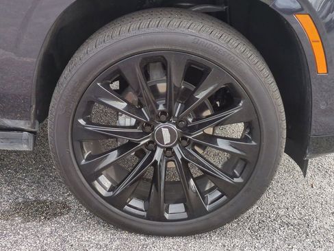 Used 2026 Cadillac Escalade Platinum Sport w/ LPO, ONYX Package image 10