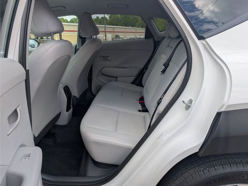 Used 2025 Hyundai Kona SEL FWD image 29