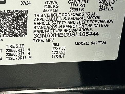 Used 2025 Chevrolet Equinox LT w/ Safety and Technology Package FWD image 17