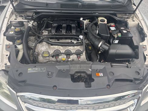 Used 2010 Ford Taurus Limited FWD image 14