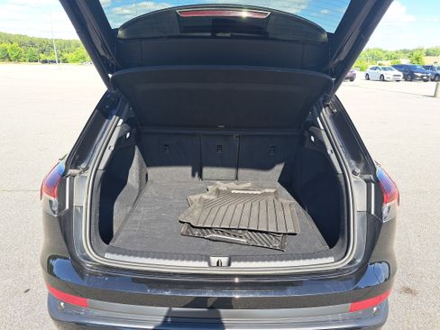 Used 2023 Audi Q4 e-tron Premium Plus w/ Premium Plus RWD image 12