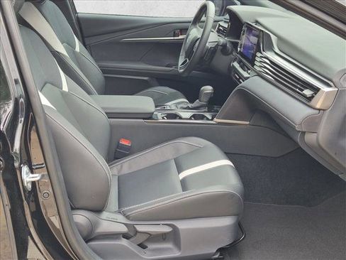 Used 2025 Toyota Camry SE w/ Convenience Package FWD image 17