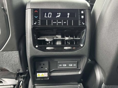 New 2026 Jeep Grand Cherokee L Limited AWD/4WD image 9