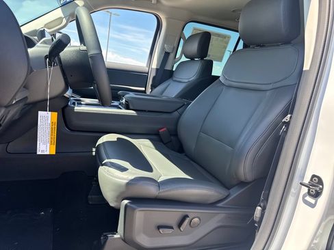 New 2026 Ford Expedition Active RWD image 18