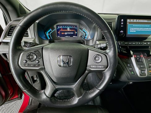 Used 2023 Honda Odyssey Sport image 15