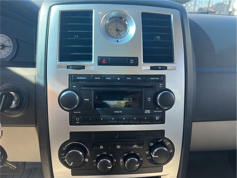Used 2006 Chrysler 300 C w/ Protection Group II image 15