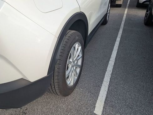 Certified 2023 Cadillac XT4 Luxury w/ Cold Weather Package FWD image 10