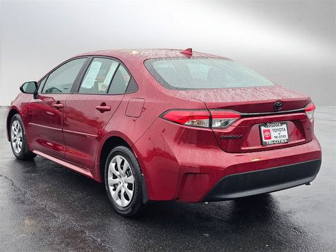 Used 2025 Toyota Corolla LE image 3