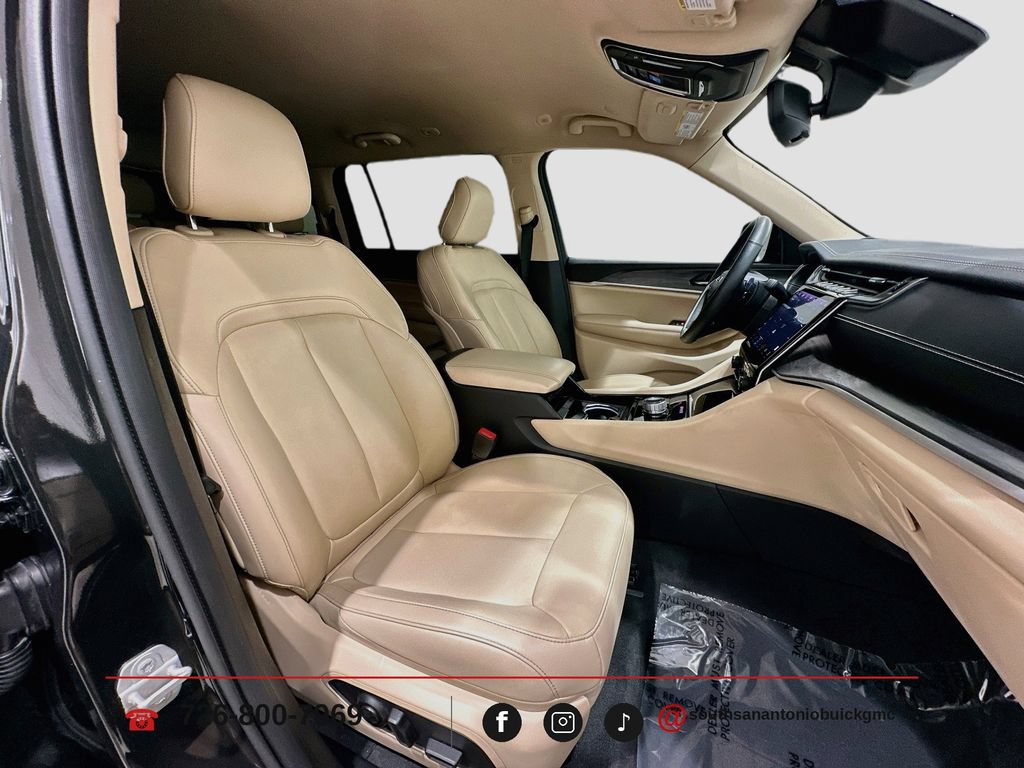 Used 2022 Jeep Grand Cherokee L Limited RWD image 31