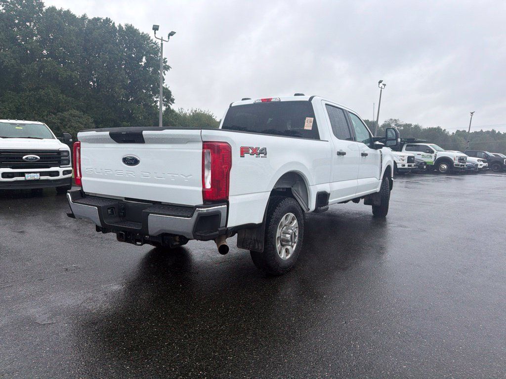 Used 2024 Ford F250 XLT w/ FX4 Off-Road Package AWD/4WD image 10