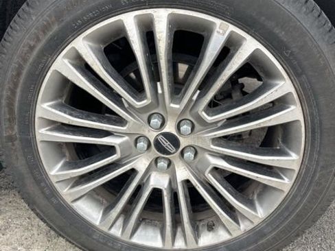 Used 2017 Lincoln MKX Reserve image 11