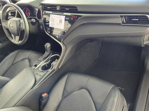 Used 2020 Toyota Camry XSE image 16