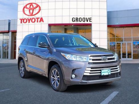 Used 2018 Toyota Highlander XLE AWD/4WD image 7