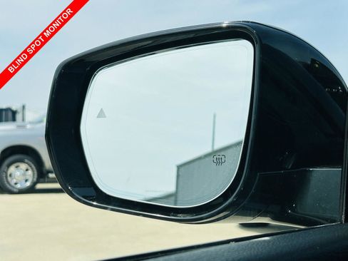 Used 2023 Jeep Grand Cherokee L Limited w/ Luxury Tech Group II image 11