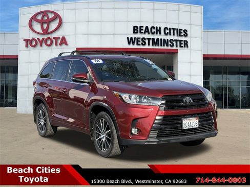 Used 2018 Toyota Highlander SE w/ Carpet Mat Package (TMS) image 3