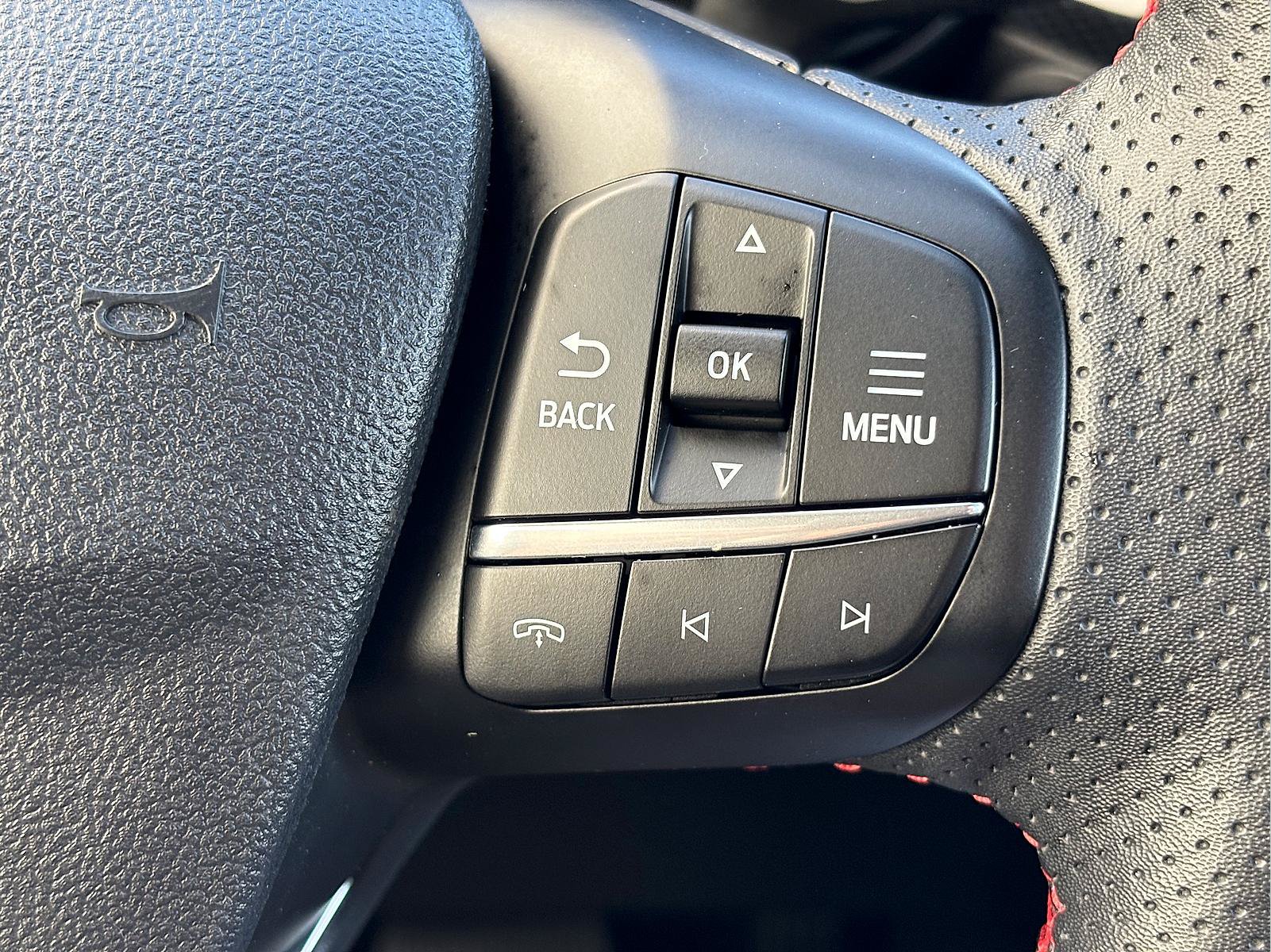 Used 2025 Ford Escape ST-Line Select AWD/4WD image 32