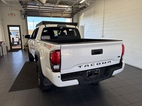 Used 2019 Toyota Tacoma TRD Off-Road image 6