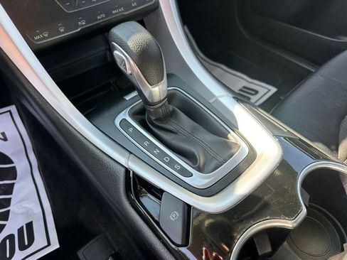 Used 2015 Ford Fusion SE FWD image 24