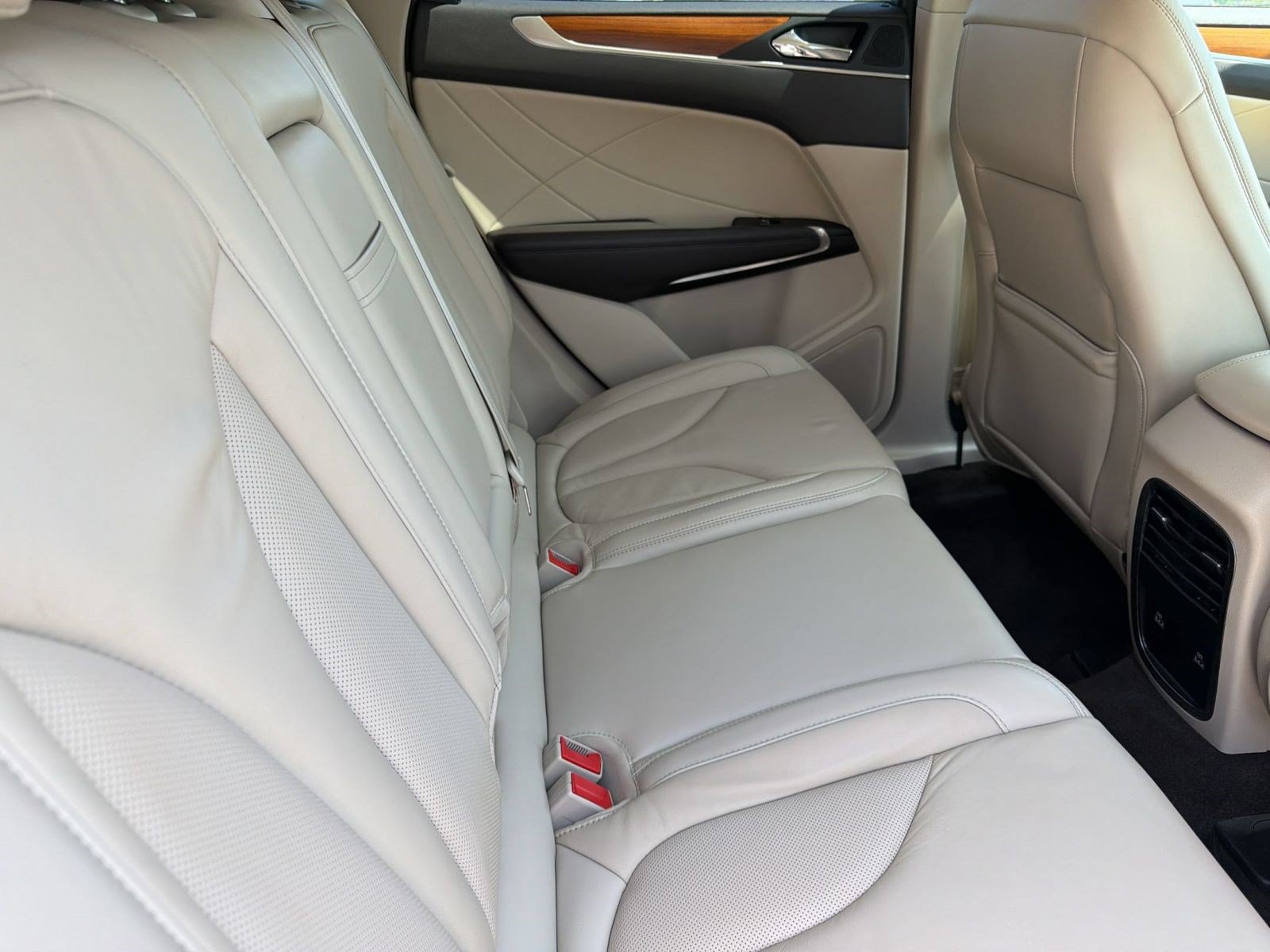Used 2019 Lincoln MKC Select w/ Select Plus Package FWD image 30