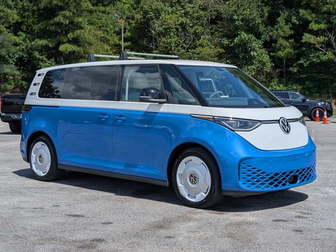 Used 2025 Volkswagen ID. Buzz 1st Edition RWD image 11