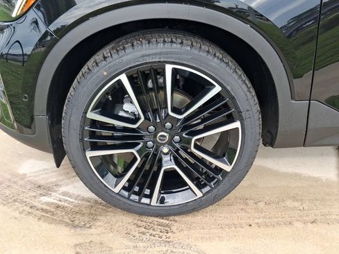 New 2026 Volvo XC40 B5 Ultra w/ Protection Package Premier AWD/4WD image 3
