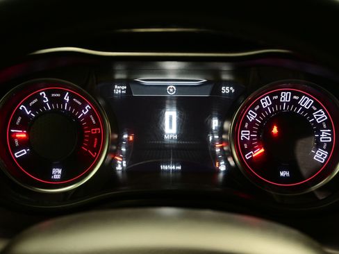 Used 2017 Dodge Challenger R/T image 19