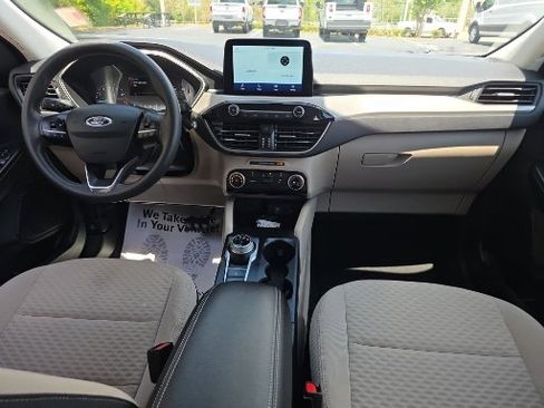 Certified 2022 Ford Escape SE FWD image 2