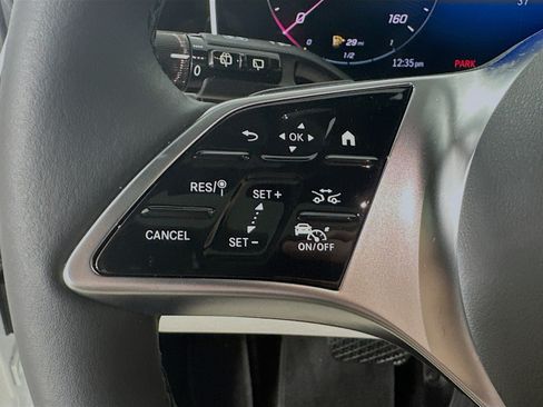 Used 2025 Mercedes-Benz GLC 300 4MATIC image 13