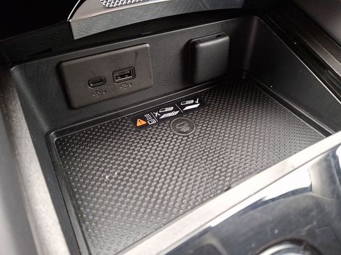 Certified 2025 Buick Envision Sport Touring image 24