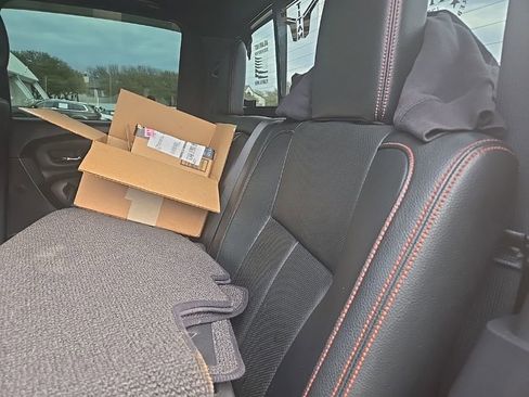 Used 2021 Nissan Titan PRO-4X w/ Pro-4x Convenience Package image 20