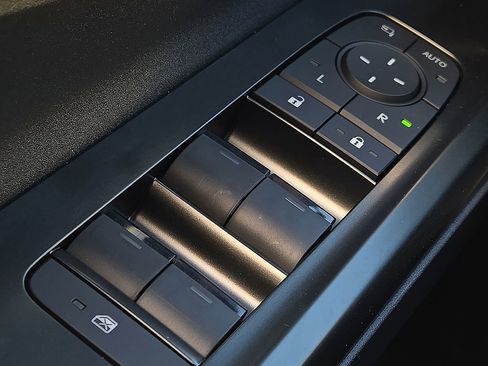 New 2026 Subaru Solterra Limited image 18