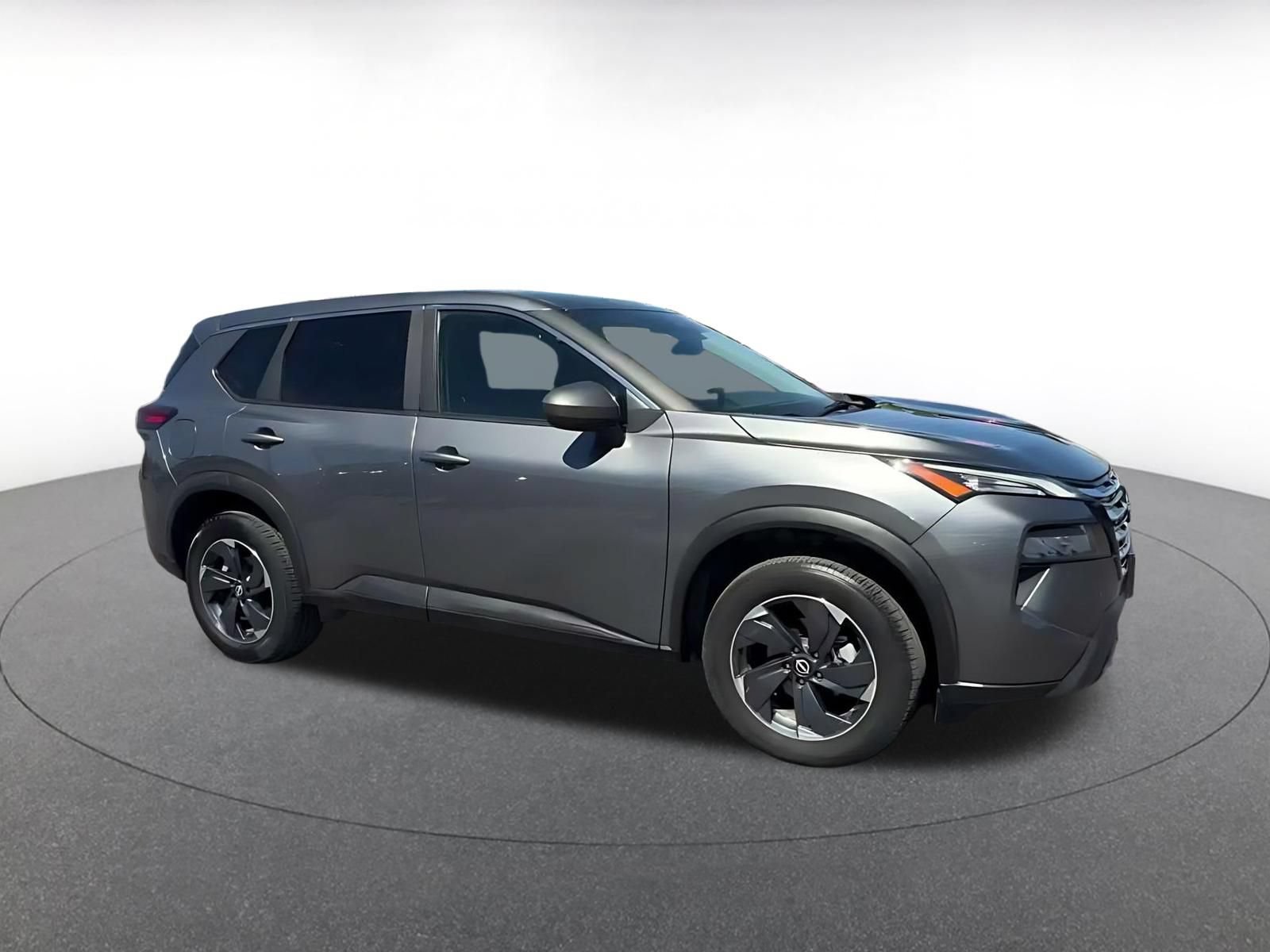 Used 2025 Nissan Rogue SV FWD image 2