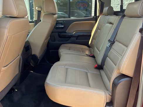 Used 2018 GMC Sierra 2500 Denali w/ Duramax Plus Package image 9