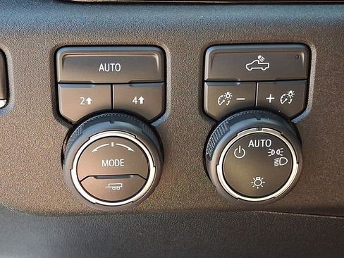 Used 2026 Chevrolet Silverado 1500 LT AWD/4WD image 24