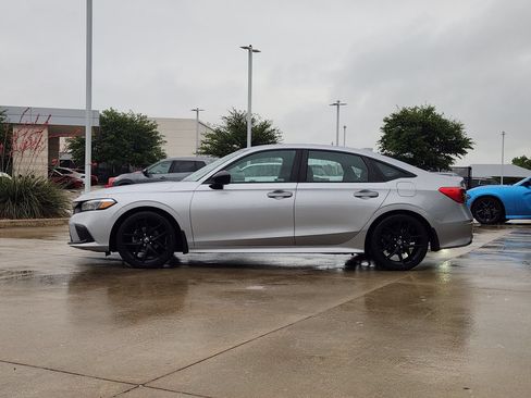 Used 2023 Honda Civic Sport image 4
